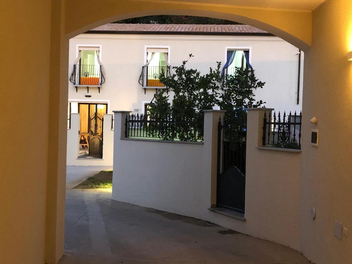 Case Vacanze La Pavoncella Teulada Extérieur photo